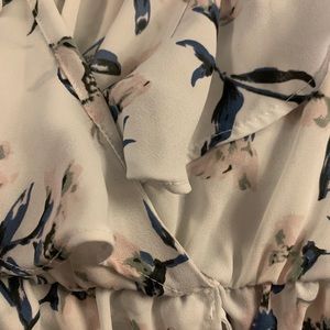 Size M white floral blouse
